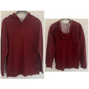 Amplify Pullover Hoodie in Maroon